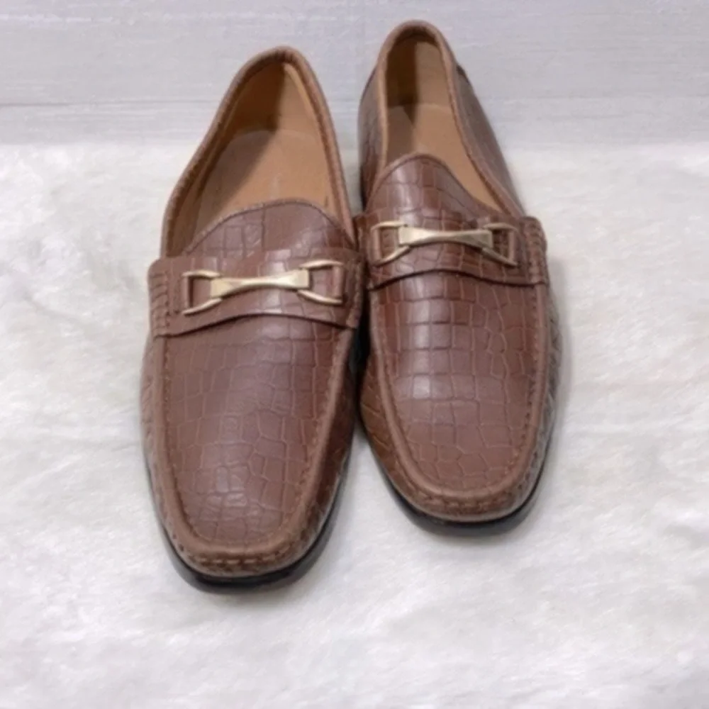 Saks Fifth Avenue Donatello Leather men’s Loafers Size 8.5 color Brown